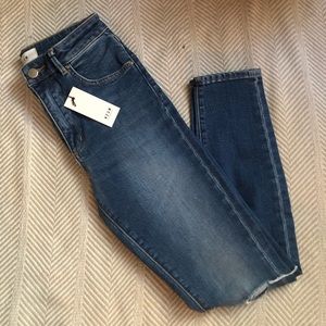 HOST PICK🥳 NEUW Marilyn Jeans BLK Friday P…